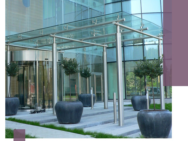 Навесы из стекла на заказ в Учалах — монтаж и установка