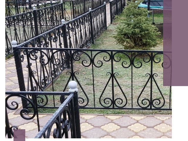 Кованые газонные ограждения под ключ в Учалах